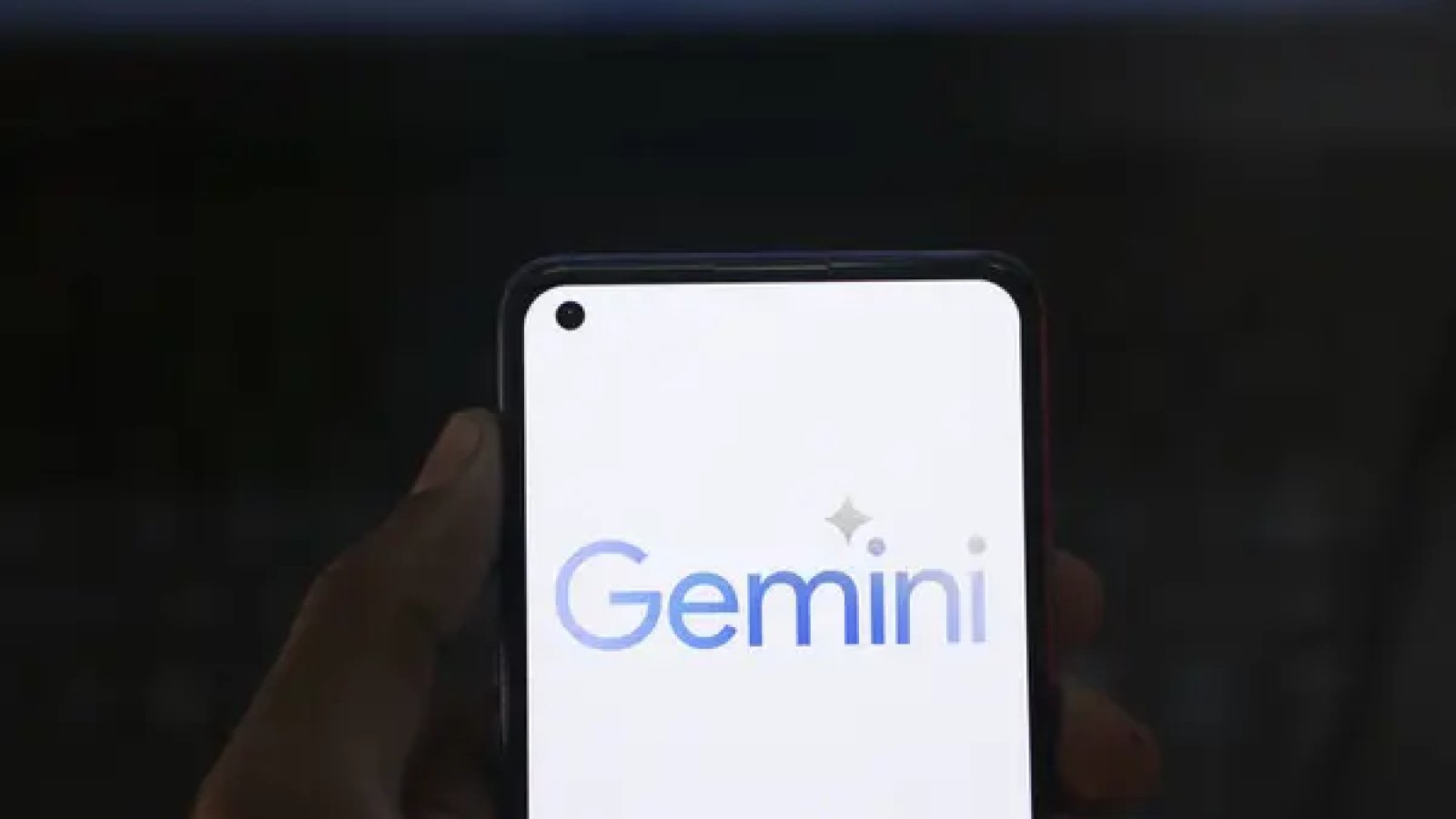 Gemini can now answer common questions on the locked Android screen