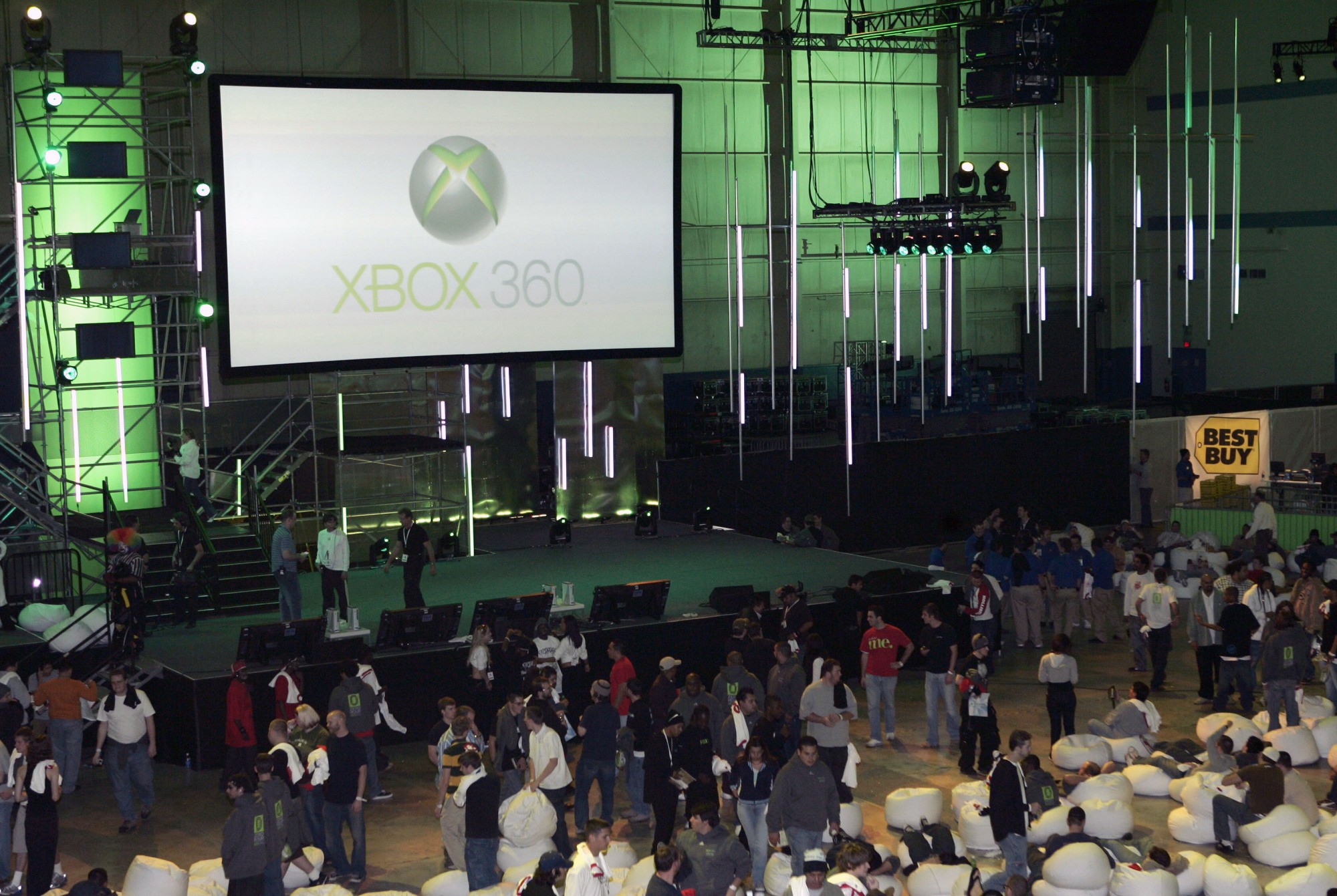 Microsoft says its message about the Xbox 360 closing in May was posted in  error
