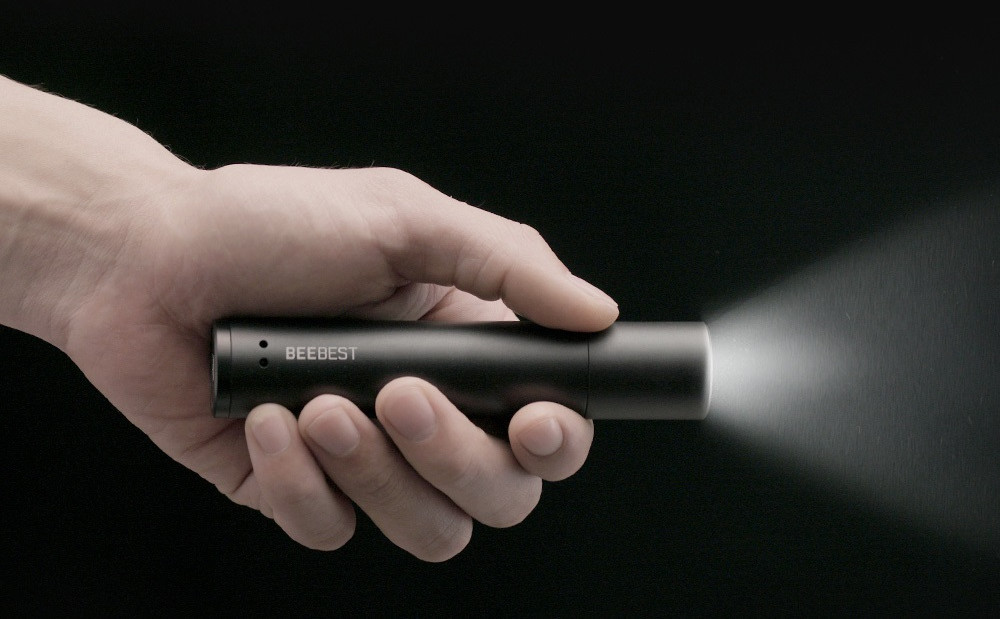Xiaomi launched a 900 lumens flashlight at crowdaming