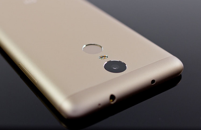 Фаблет Xiaomi Mi Note 3 представят в августе