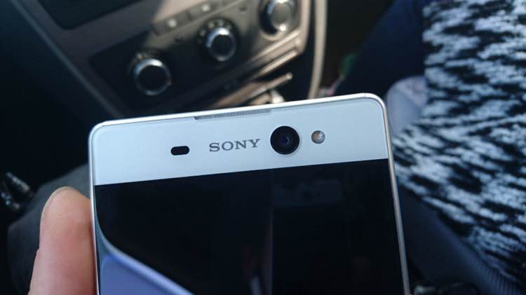 Живые фото 6-дюймового Sony Xperia C6 Ultra