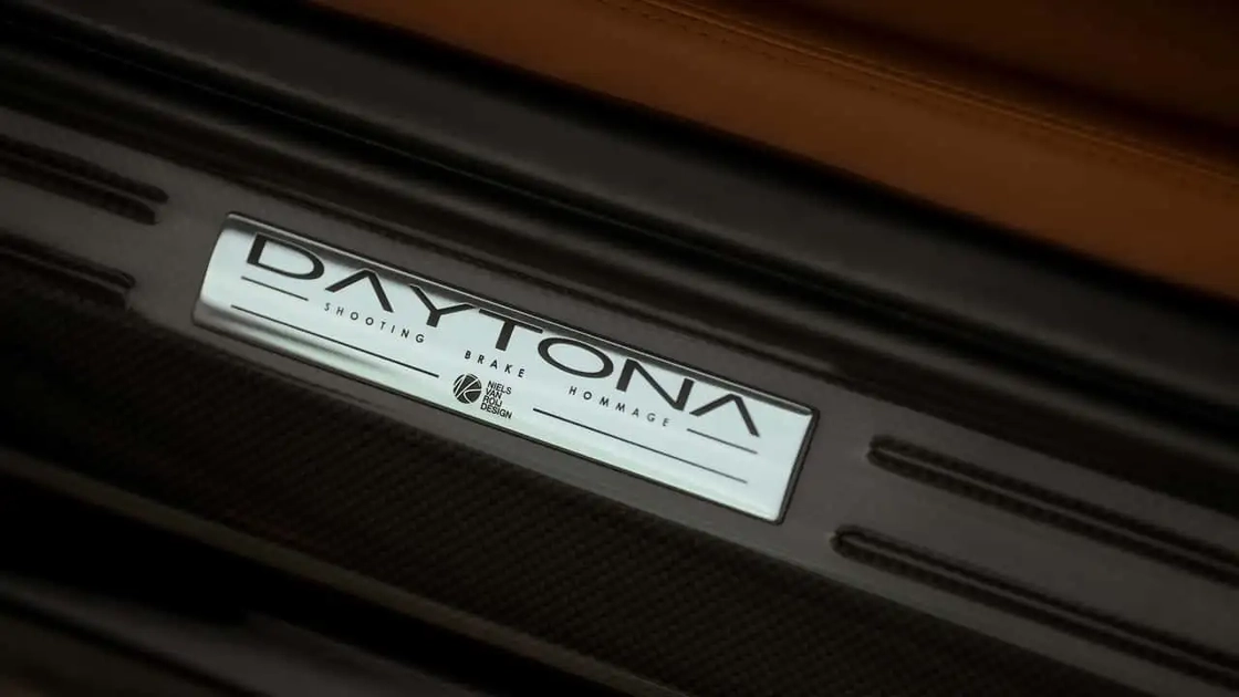Ексклюзивна Ferrari Daytona Shooting Brake Hommage у профілі