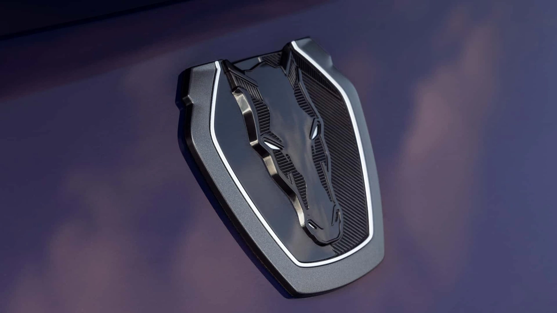 Ford Mustang Dark Horse SC Convertible на дорозі