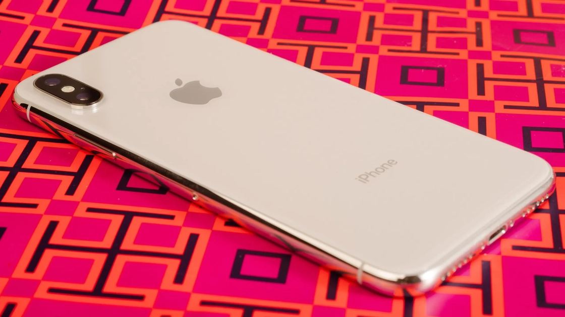iPhone X et MacBook Pro 2018 : Apple coupe le support matériel et les pièces