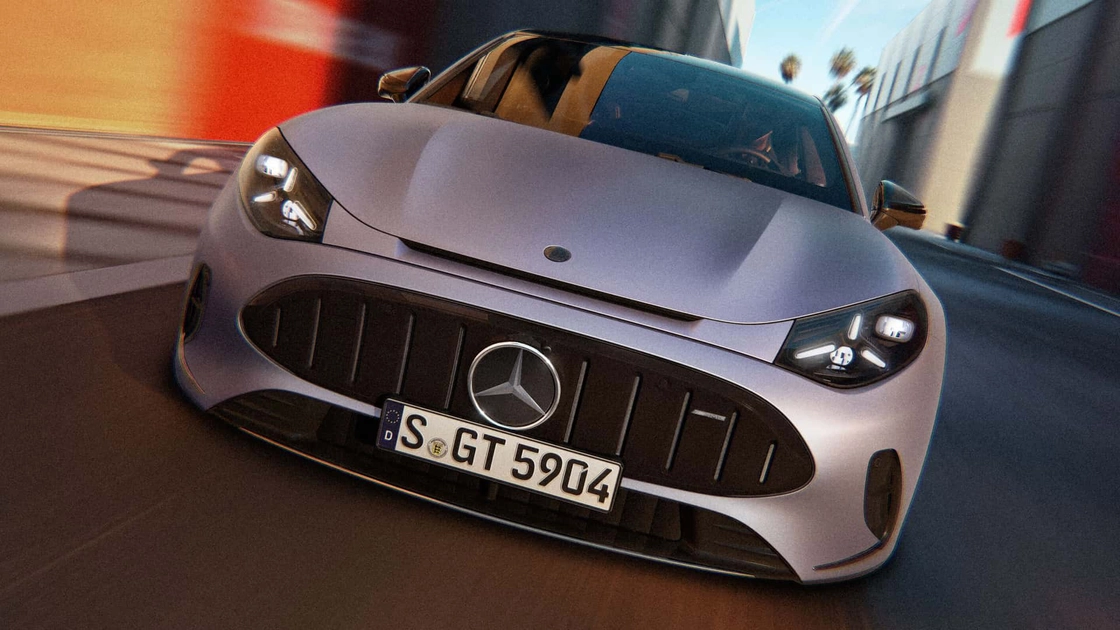 Електричний фастбек Mercedes-AMG GT 53 Coupé 4 на дорозі