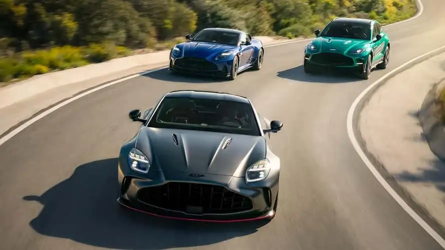 Ексклюзивна Aston Martin DB12 S на виставці в Монтереї