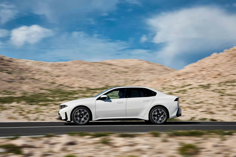 Електричний седан BMW i3 First Edition