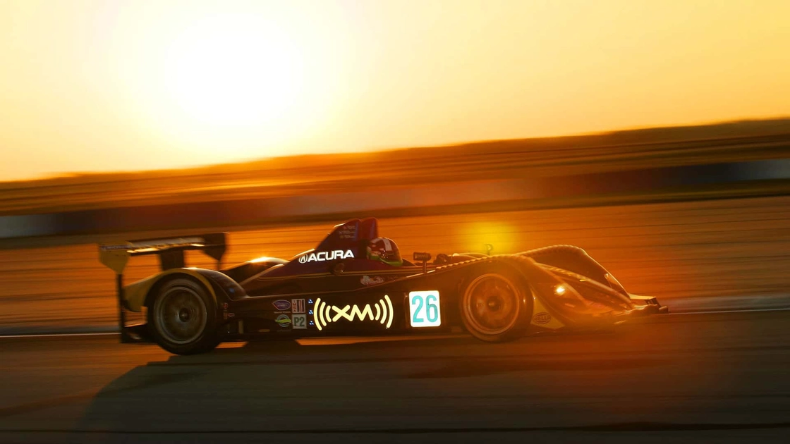 Гоночний болід Acura ARX-01a на трасі