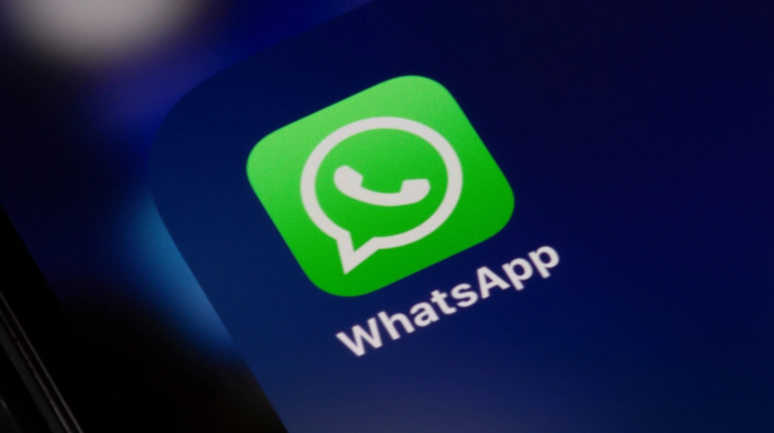 WhatsApp bloque les arnaques par IA pour eviter 425 millions de pertes