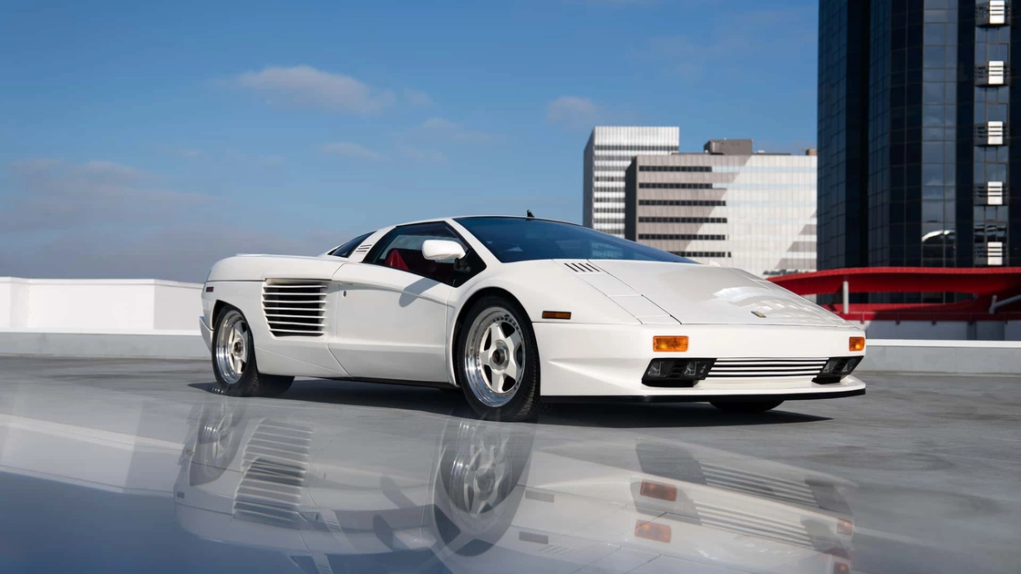 Суперкар Cizeta-Moroder V16T білого кольору