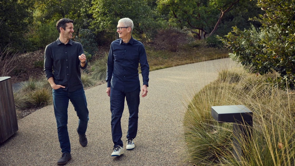 Tim Cook and John Ternus: strategic moves at Apple Park