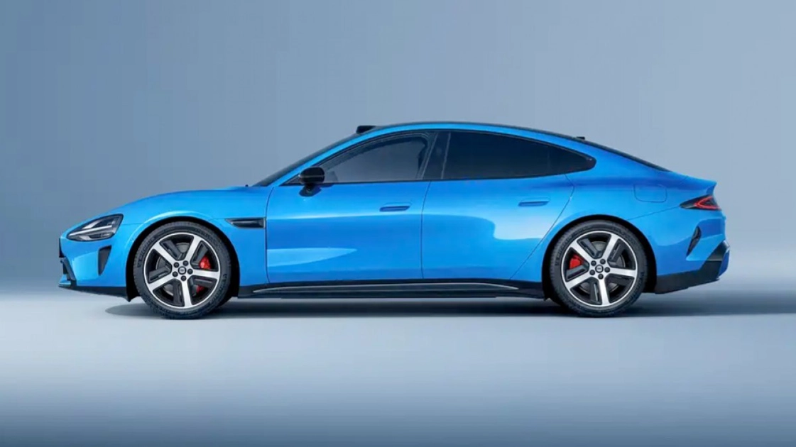 Електромобіль Xiaomi SU7 Max під час рекордного заїзду