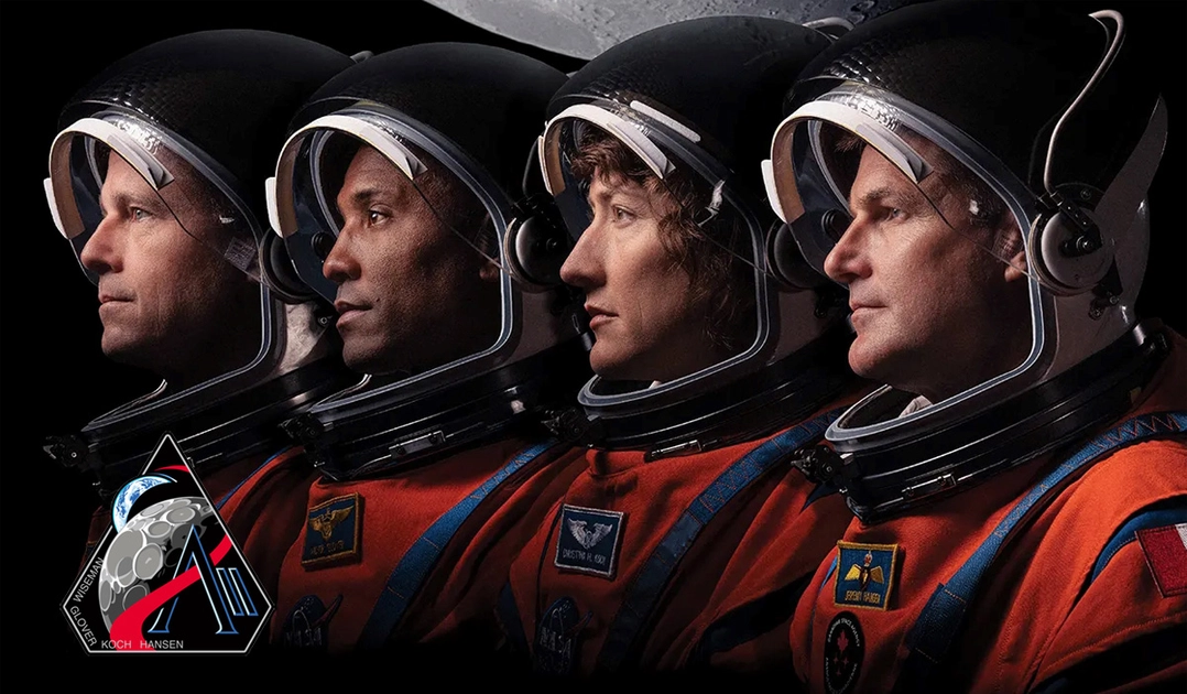 Ракета SLS готується до викатки на стартовий майданчик