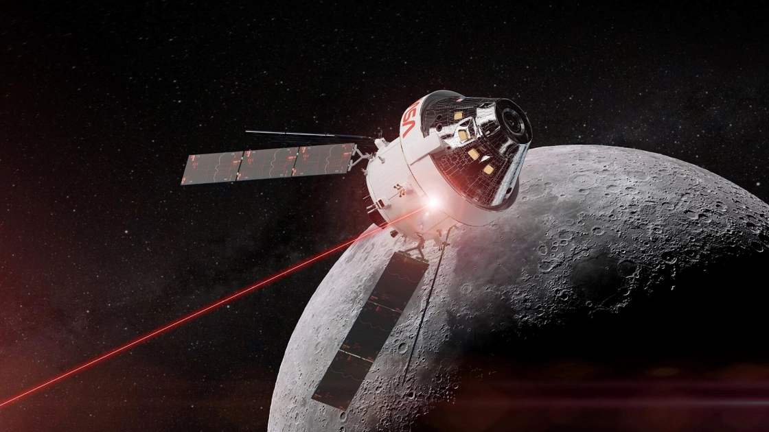 Le vaisseau Orion avec le système de communication optique Orion Artemis II (O2O). Illustration : NASA