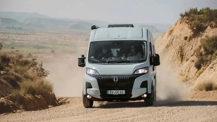 Кемпер Crosscamp ELMNT на базі Peugeot Boxer