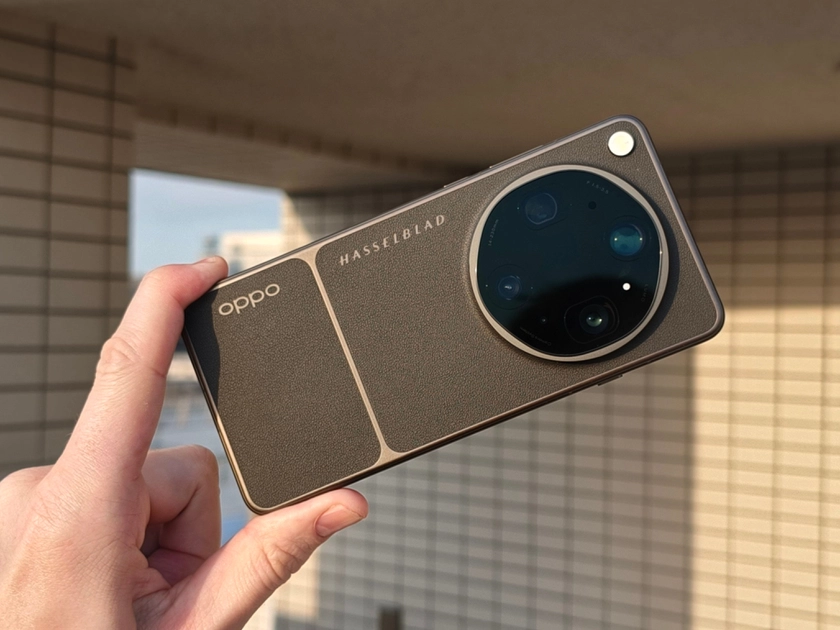 Смартфон Oppo Find X9 Ultra в коричневому кольорі