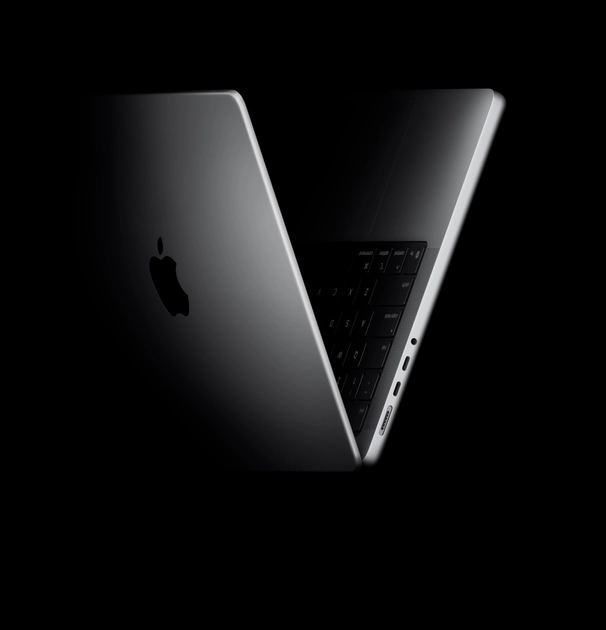 MacBook Pro 14 на стенді тестування