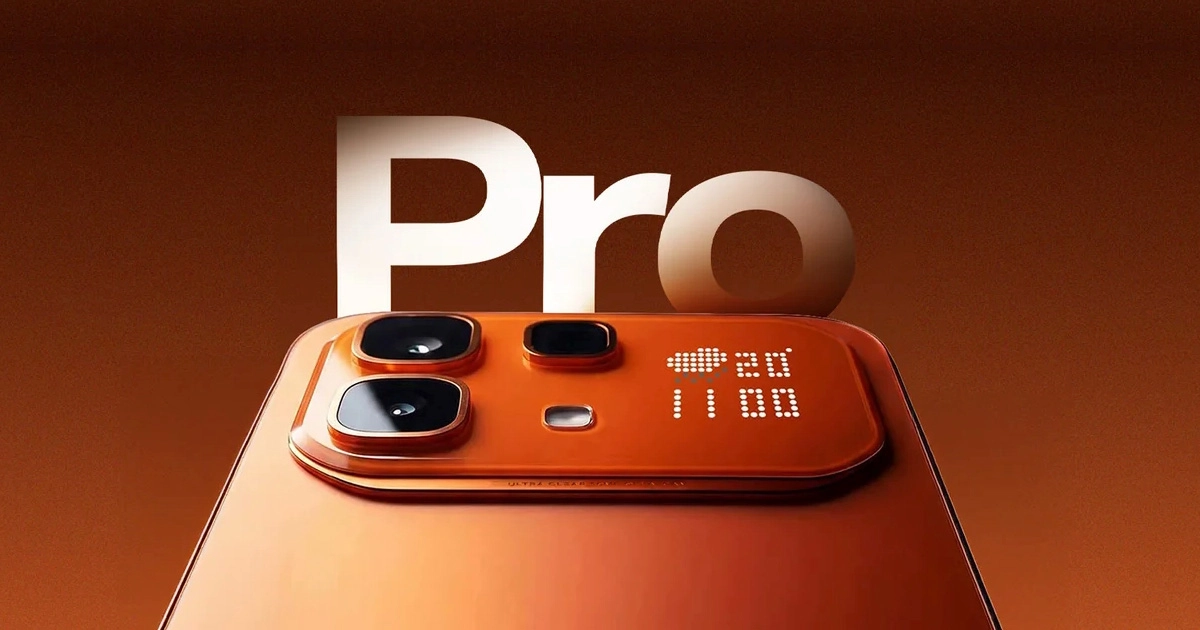 Смартфон Infinix Note 60 Pro з додатковим екраном