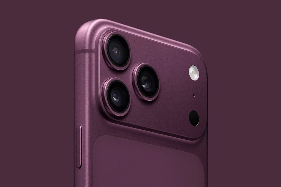 Макети iPhone 18 Pro у кольорі темна вишня