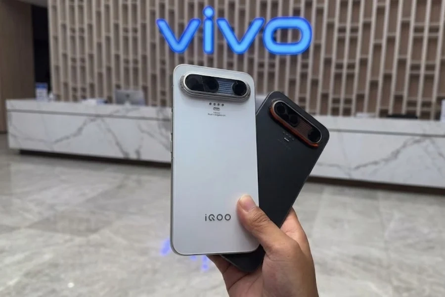Футуристичний концепт смартфона iQOO X