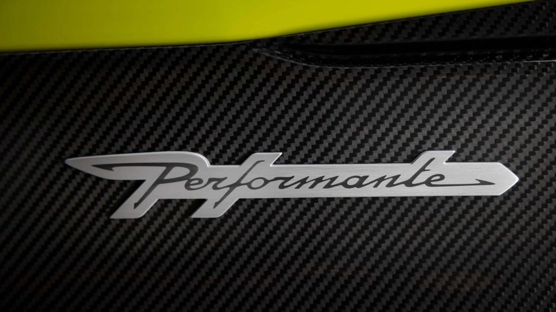 Lamborghini Urus SE Performante у жовтому кольорі