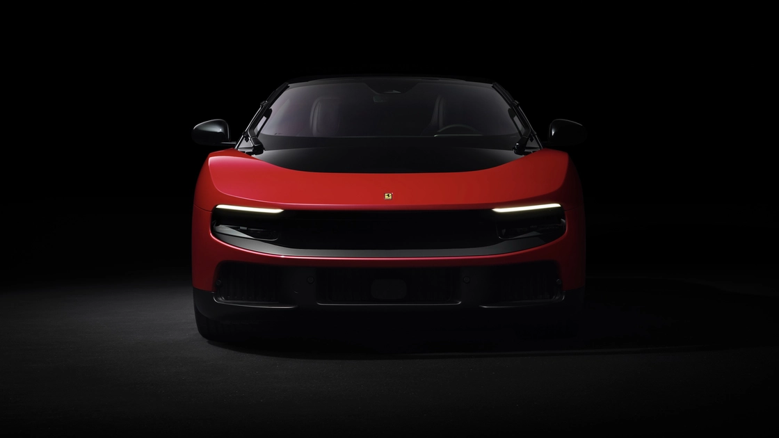 Округлий шоколад Toblerone та Ferrari Luce