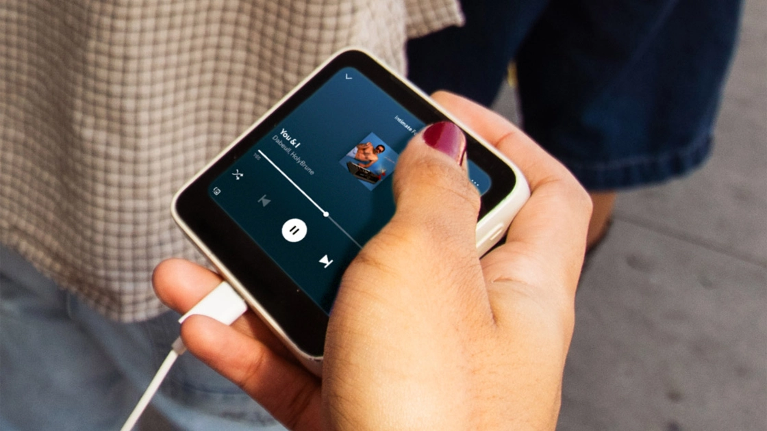 Компактний смартфон The Meadow для цифрового детоксу