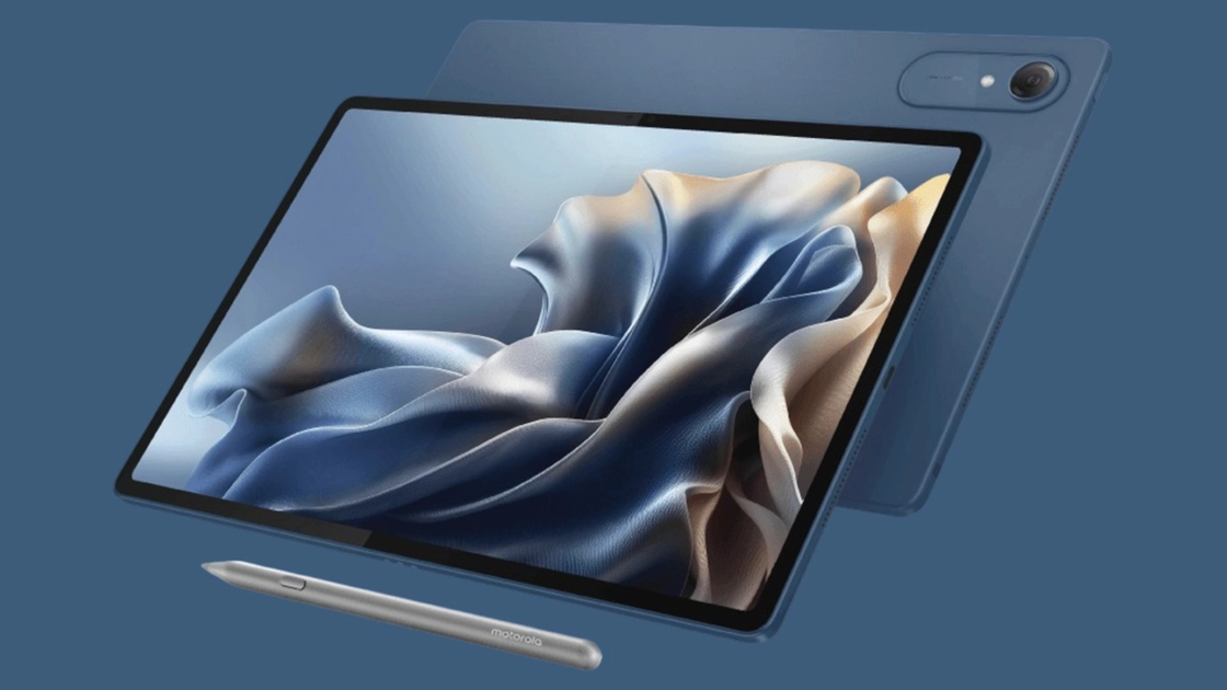 The Moto Pad 70 Pro's 13-inch 3.5K display with 144Hz refresh rate.