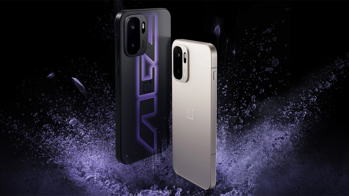 Смартфон OnePlus Ace 6 Ultra у чорному кольорі