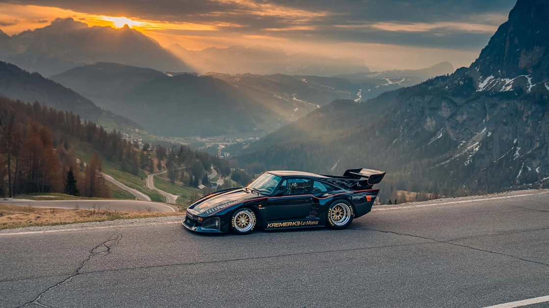 Ексклюзивний Porsche 935 Kremer K3 у сріблястому кольорі