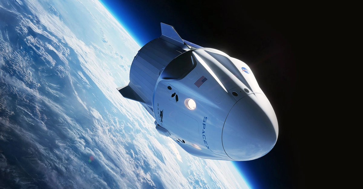 Dragon біля МКС