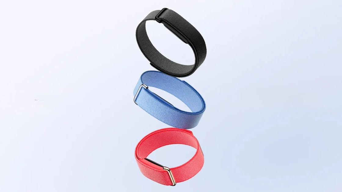 Le Fitbit Air de Google : un tracker sans écran ni boutons, disponible avec trois bracelets interchangeables.