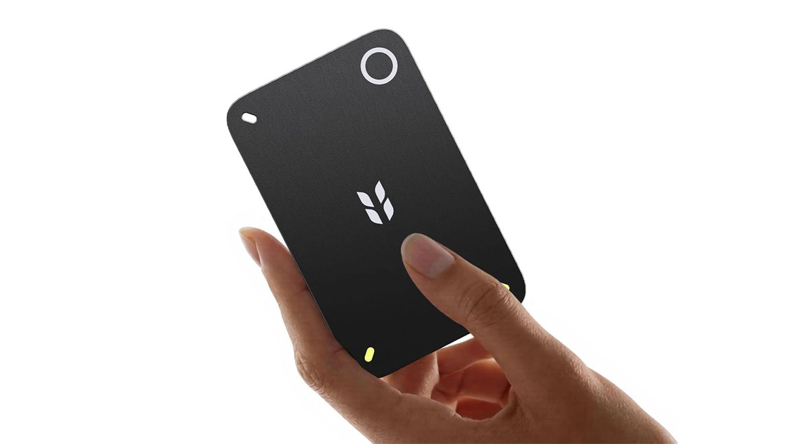 Тонкий Bluetooth-трекер Ugreen у форматі картки
