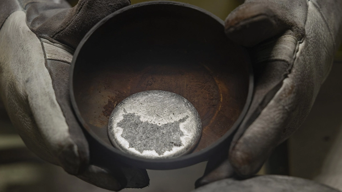 Процес електрорафінування металевого урану