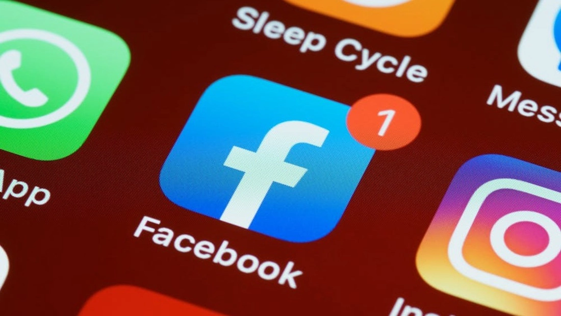 Еволюція Логотипів: Історія Айдентики Instagram, Facebook і WhatsApp