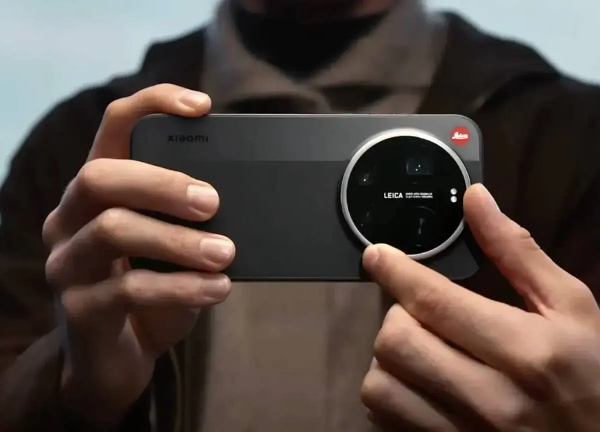 Концепт смартфона Xiaomi з кнопкою керування ШІ