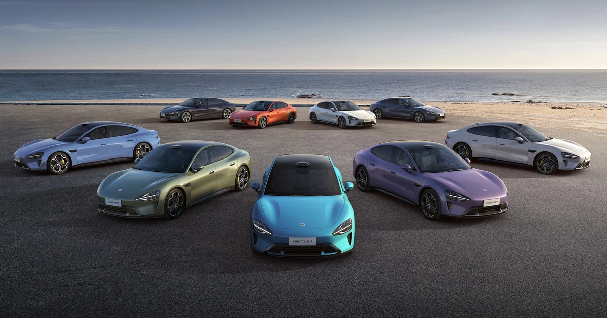 Оновлений електромобіль Xiaomi SU7 на презентації