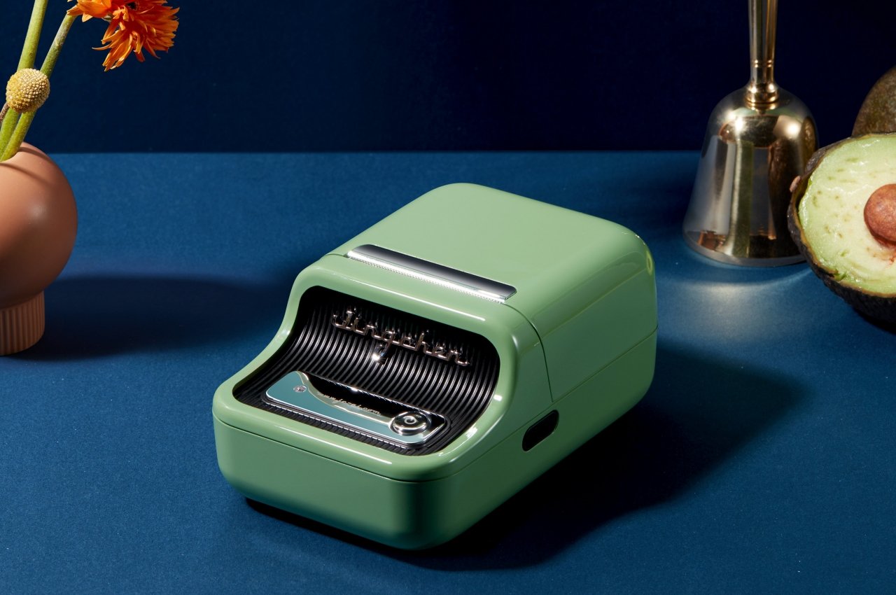 Niimbot B21 label printer gives off some classy vintage vibes-16