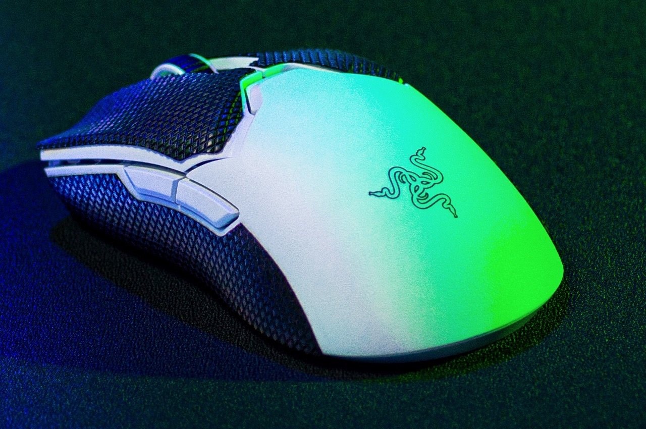 Razer Viper V2 Pro is one ultra-lightweight wireless gaming mouse |  gagadget.com