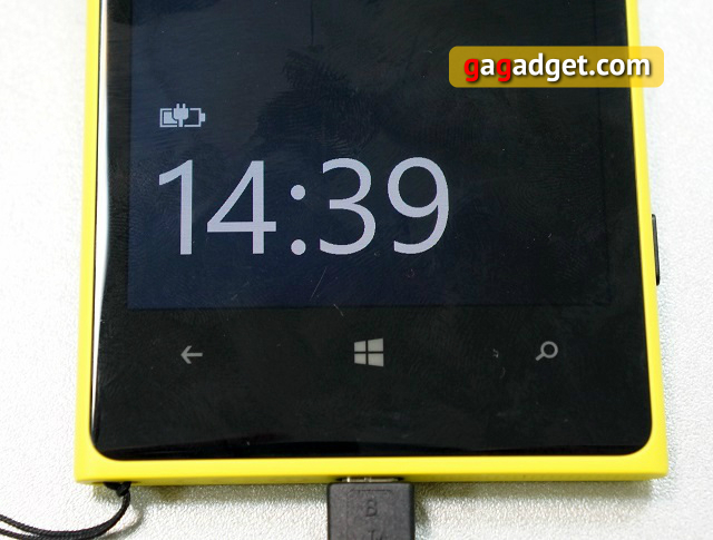 Месяц с Nokia Lumia 1020. День 6. Автономность и беспроводная зарядка