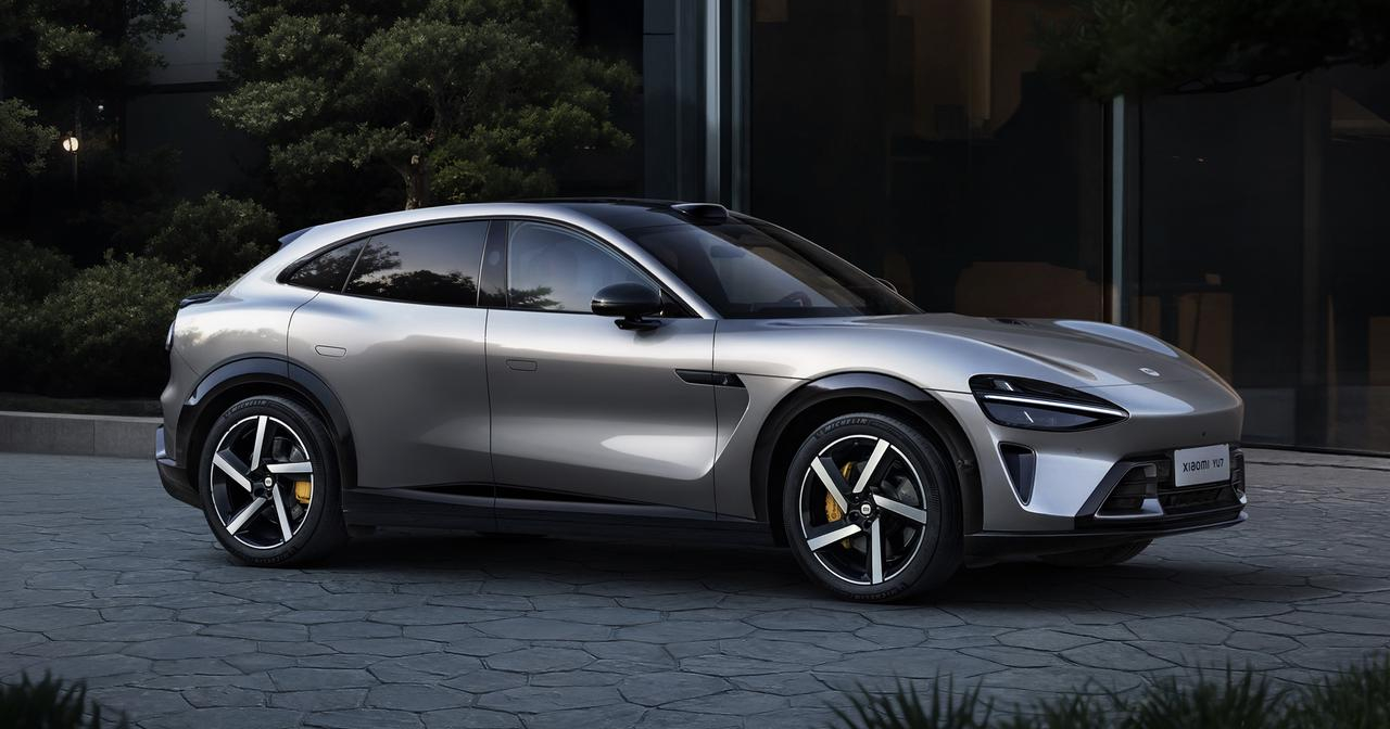 YU7 с панорамной крышей