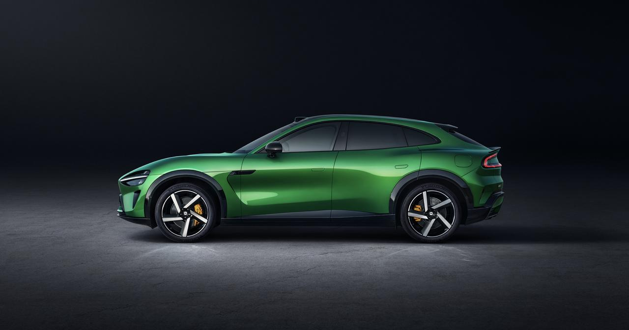 Дизайн передней части YU7