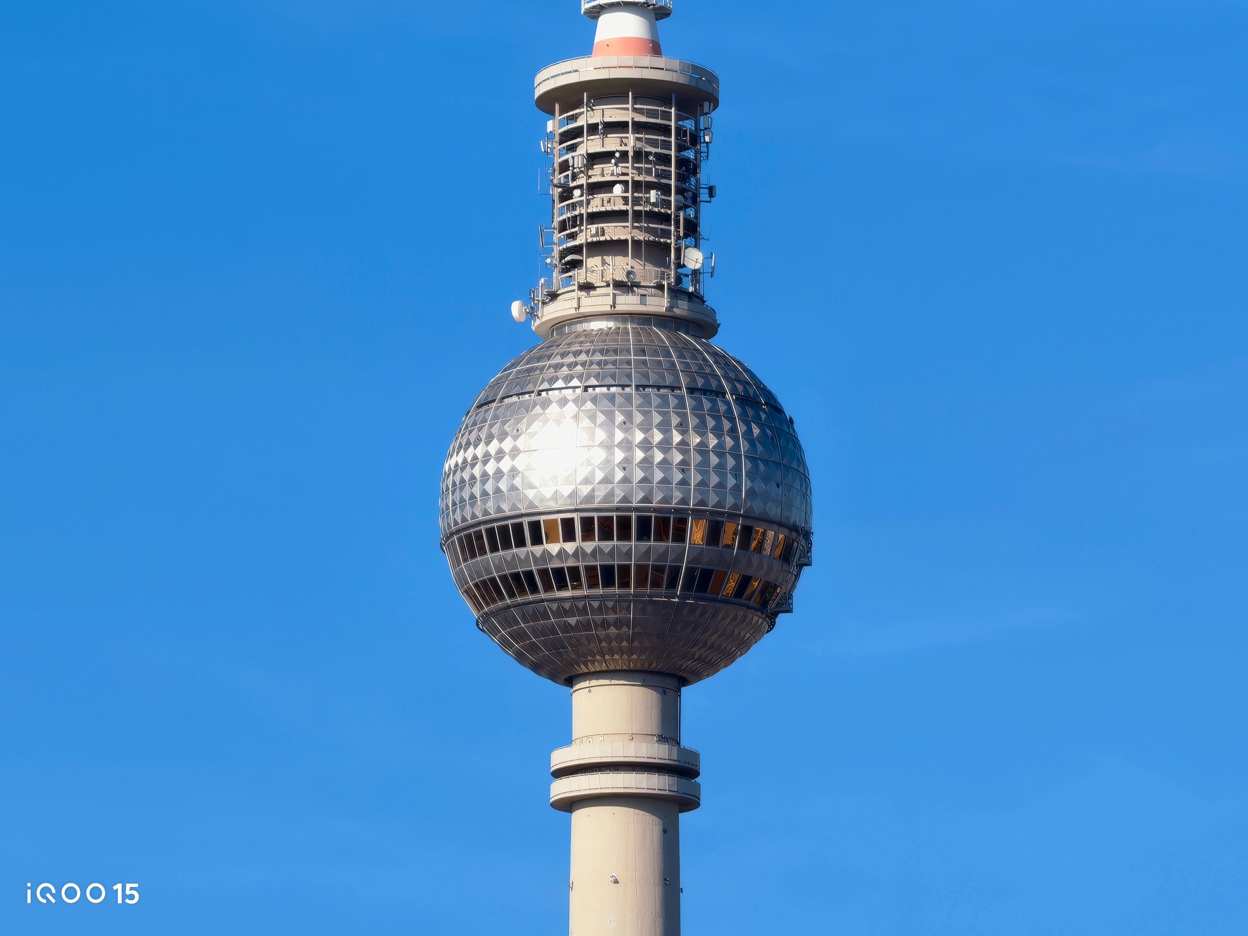 Образец фото из перископной камеры iQOO 15