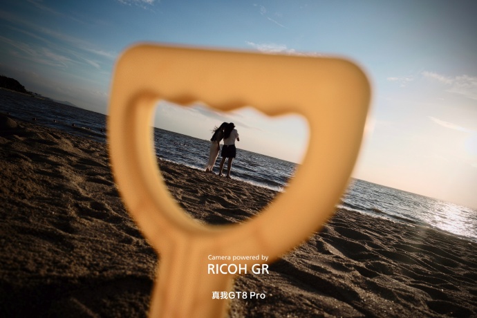 High Contrast BW mode - глубокий черно-белый стиль