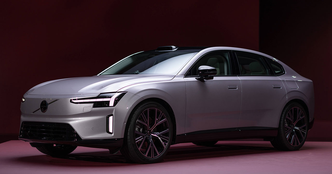 Volvo ES90 on the production line