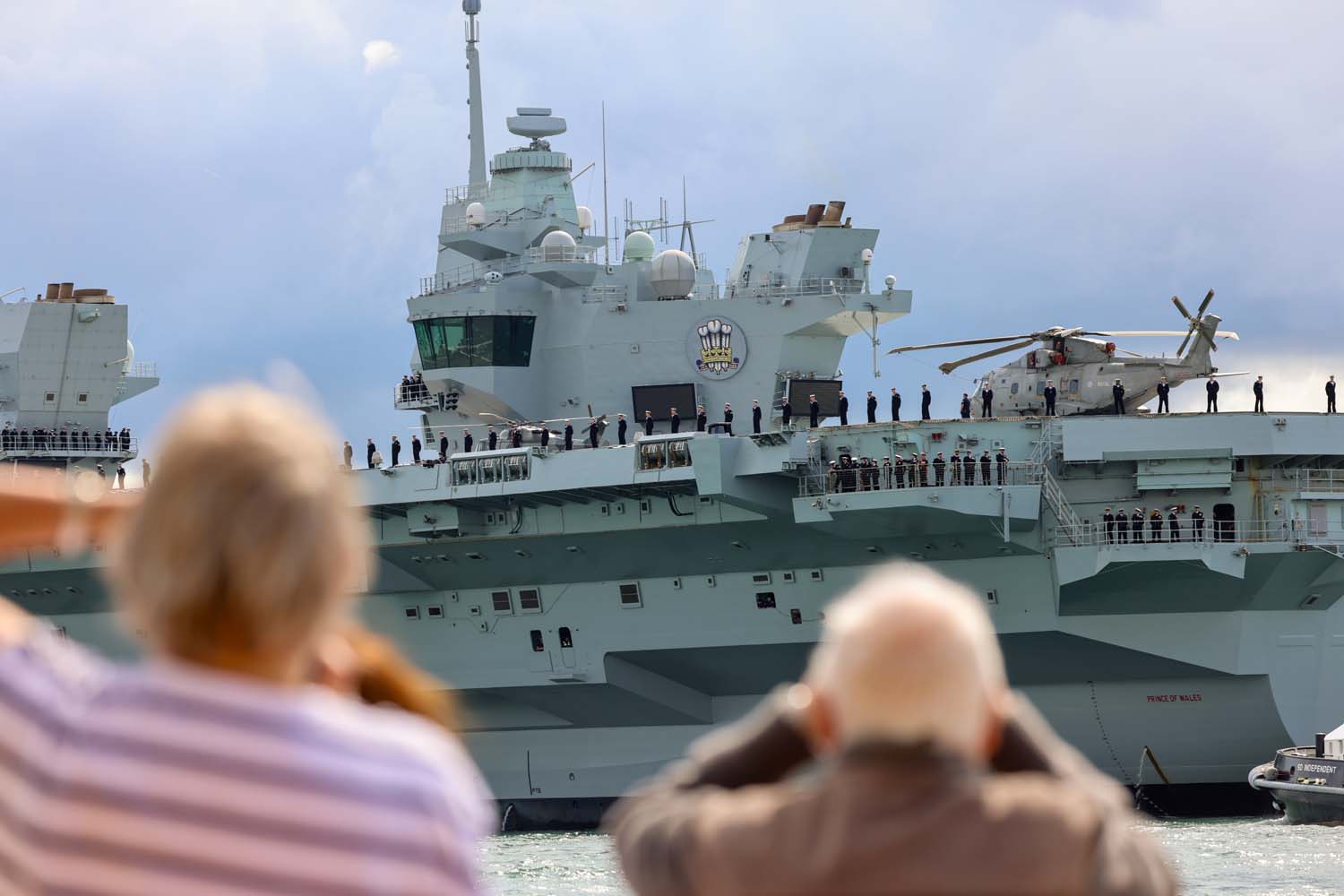 The $3.85bn HMS Prince of Wales has set sail for the US - Britain's largest aircraft carrier will receive F-35B fighter jets, MV-22 convertible aircraft and drones-2