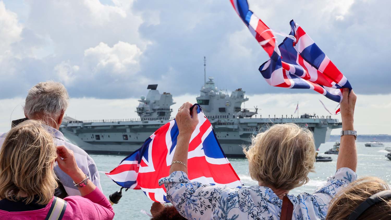 De 3,85 miljard dollar kostende HMS Prince of Wales is vertrokken naar de VS - het grootste vliegdekschip van Groot-Brittannië krijgt F-35B-gevechtsvliegtuigen, MV-22 cabrioletvliegtuigen en drones.-7