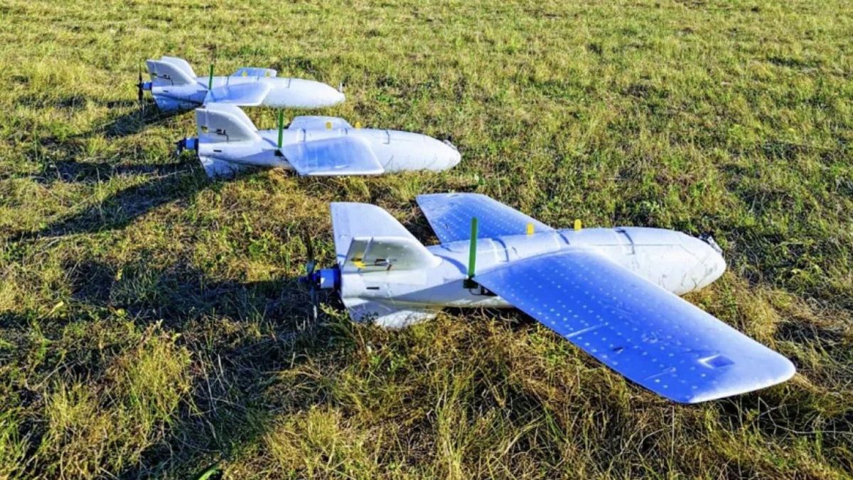 Tueur d'"aigles" : Les ingénieurs ukrainiens ont mis au point un intercepteur de drone FPV VB140 Flamingo, qui détruit efficacement les drones de reconnaissance russes.