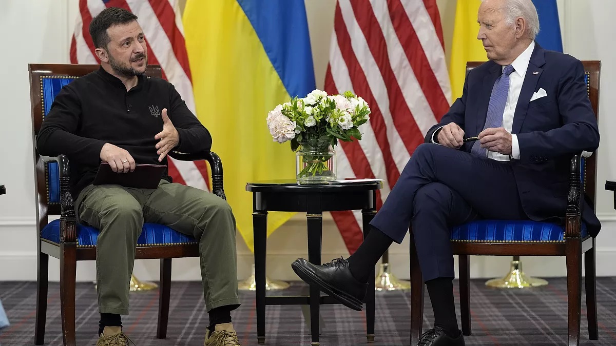 US President Joe Biden publicly apologised to Ukraine for the delay in military aid and announced a new package that will include ammunition for HIMARS, missiles for HAWK, Stinger, Javelin and other weapons