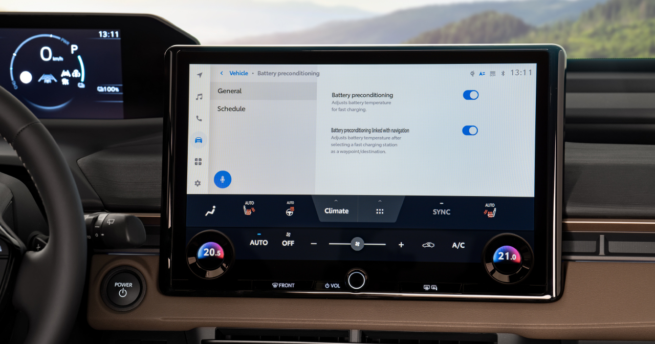 Toyota bZ4X Touring 2025 - Interior 2